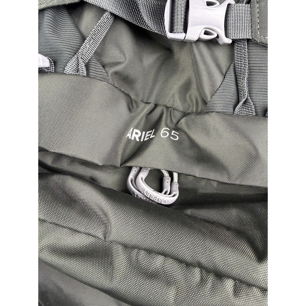 NWT Osprey Ariel 65 L Women’s Hiking Backpack Camping Pack Green Gray 3967 Cu.in - Picture 3 of 16